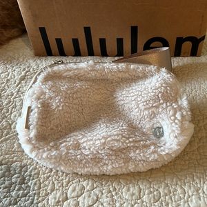 Lululemon Everywhere Fleece Belt Bag